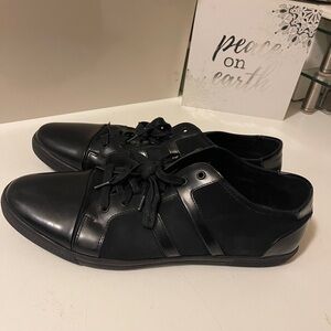Kenneth Cole New York Shoes Kenneth Cole New York Sneakers in black used